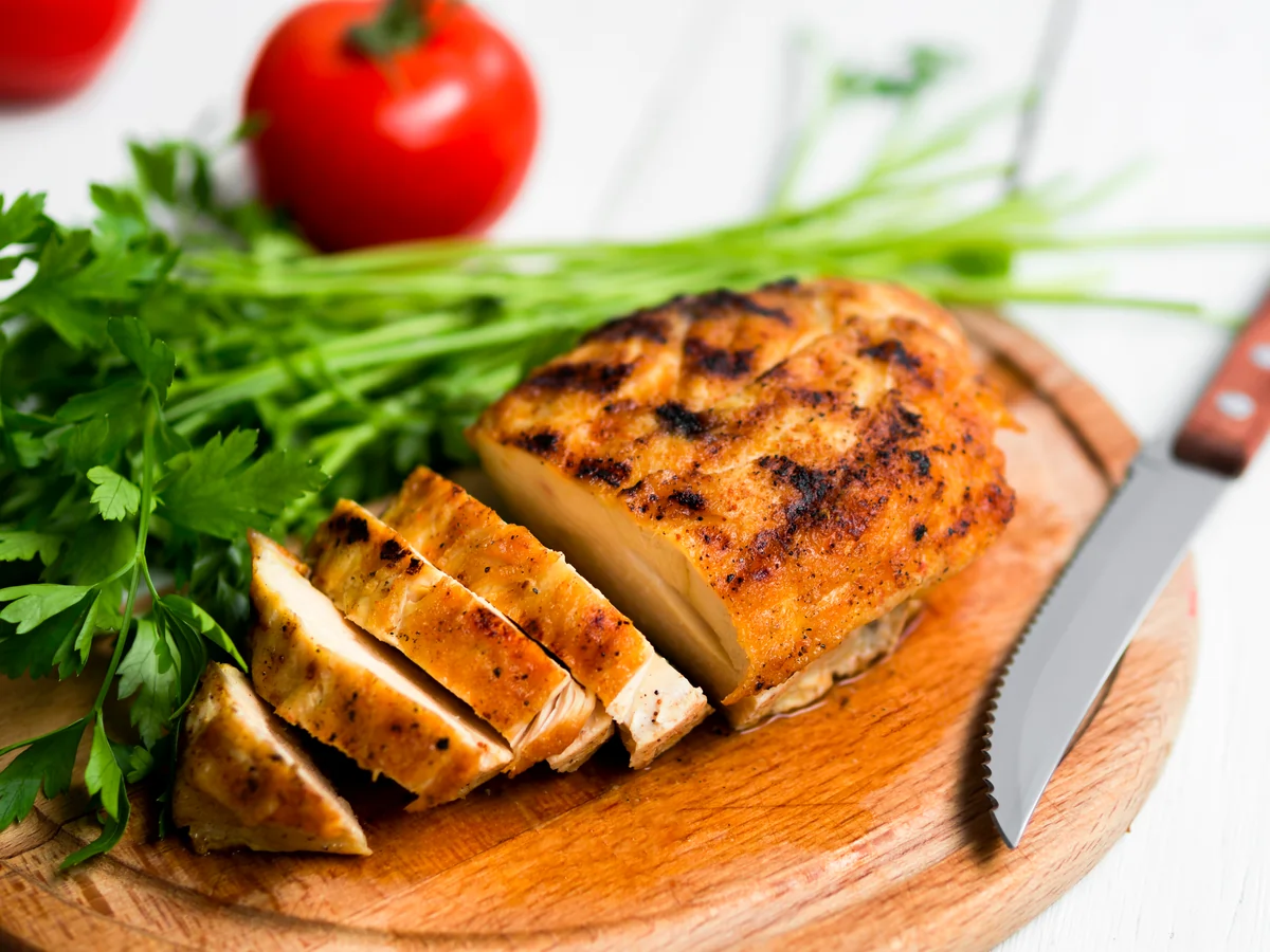You are currently viewing <h1>Easy Grilled Chicken Recipe with Laajawab Rubs: Only 3 Ingredients!</h1>